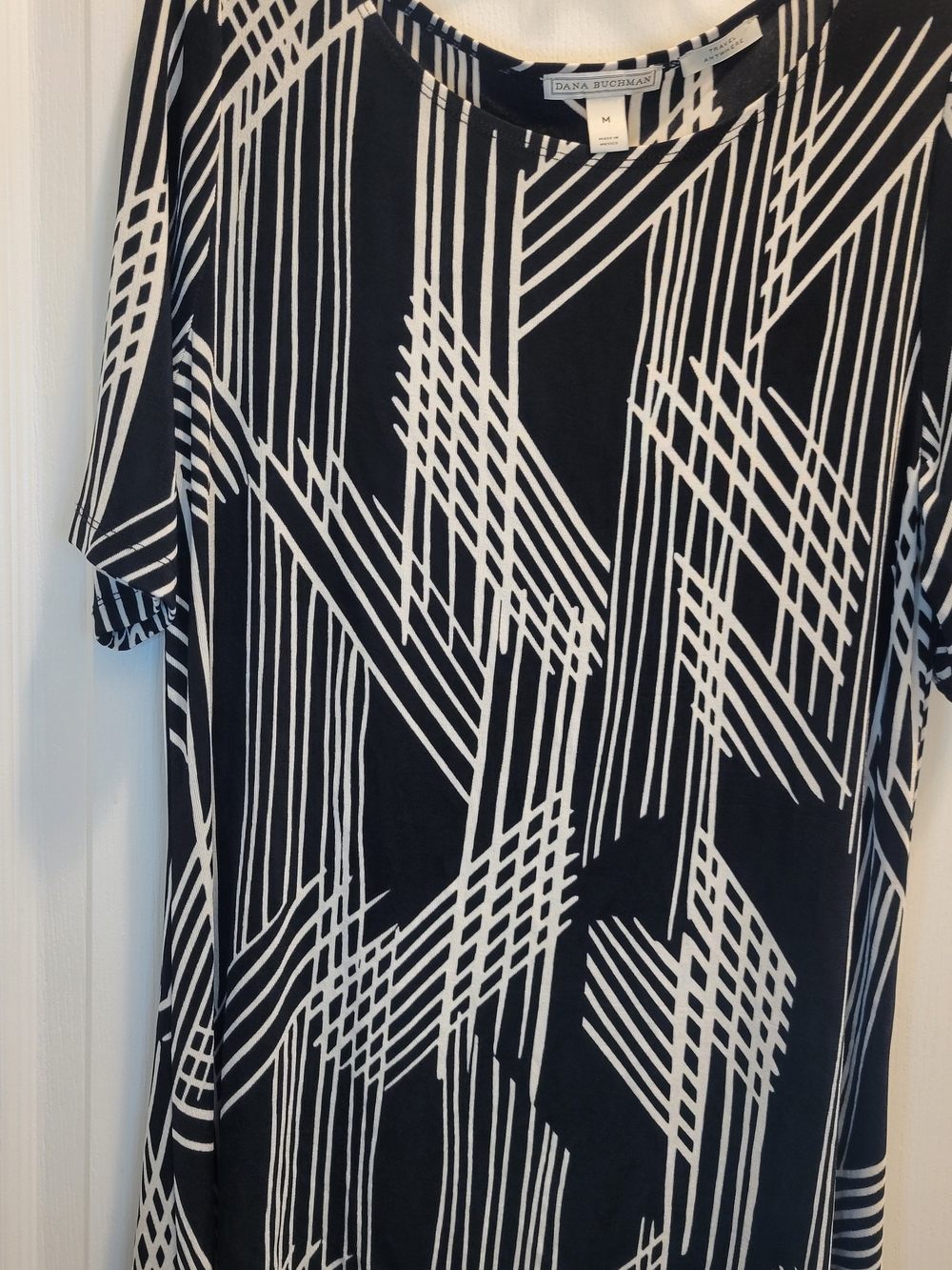 Dana Buchman Travel Anywhere Geometric Print Top  M Black White Short Sleeve